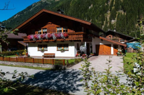 Ferienwohnung Maria Erlsbacher, Gsaritzen, Österreich